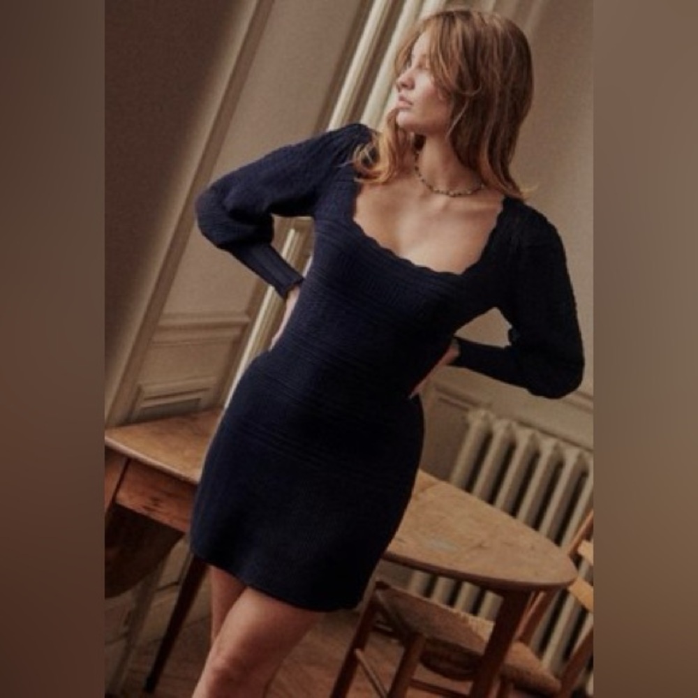 NWT Sezane Hallie Dress sweater tunic Scalloped Edges Navy blue S